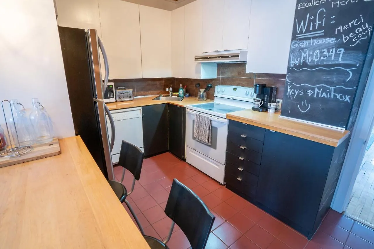 Beautiful 3 Beds Apt - 3Mins From Metro Apartamento Montréal 0*,  Canadá