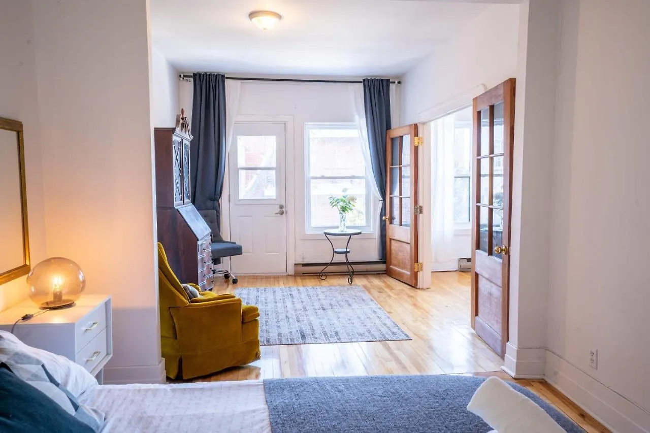 Beautiful 3 Beds Apt - 3Mins From Metro Lejlighed Montréal Canada