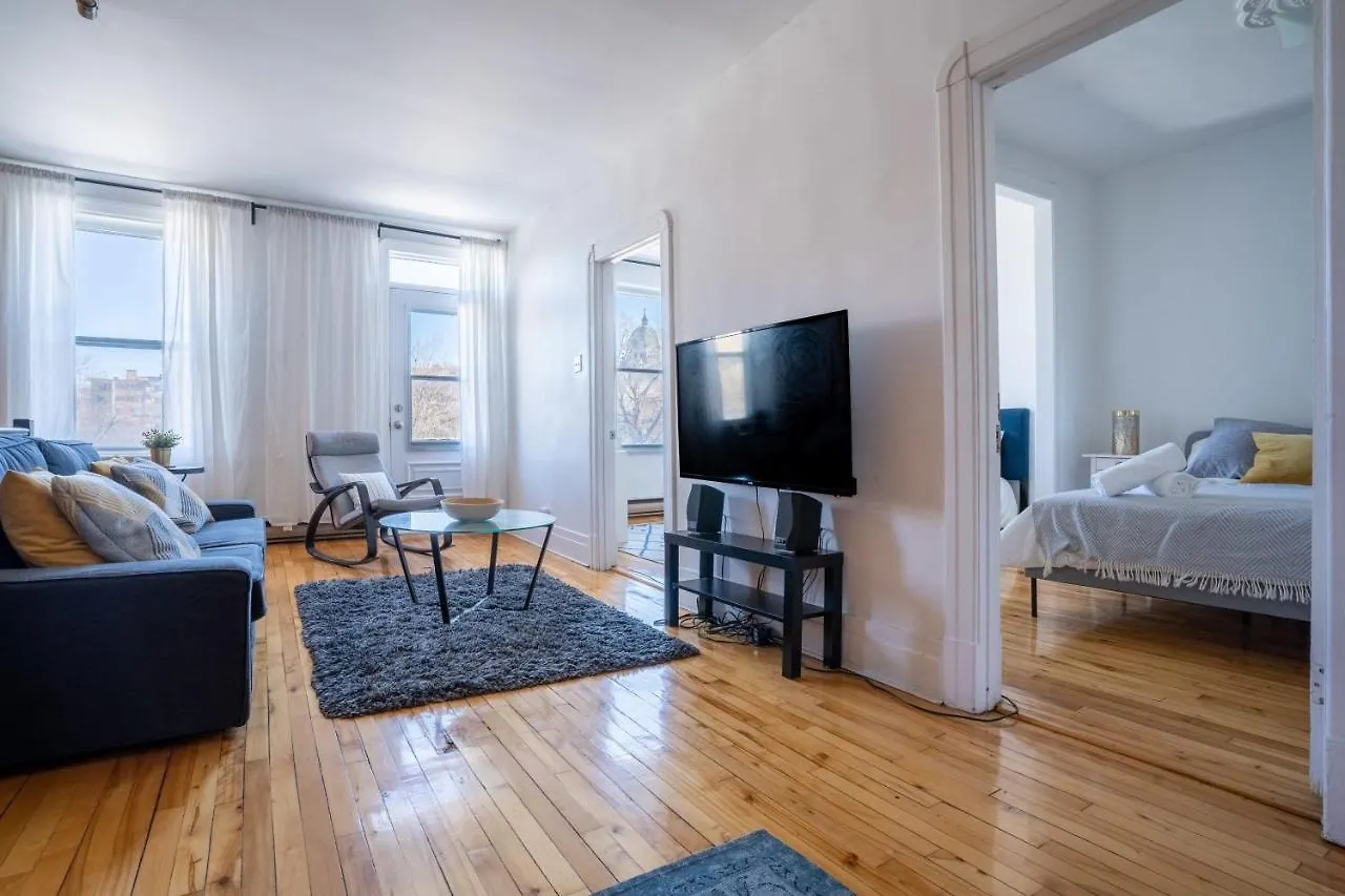 Beautiful 3 Beds Apt - 3Mins From Metro Lejlighed Montréal Canada