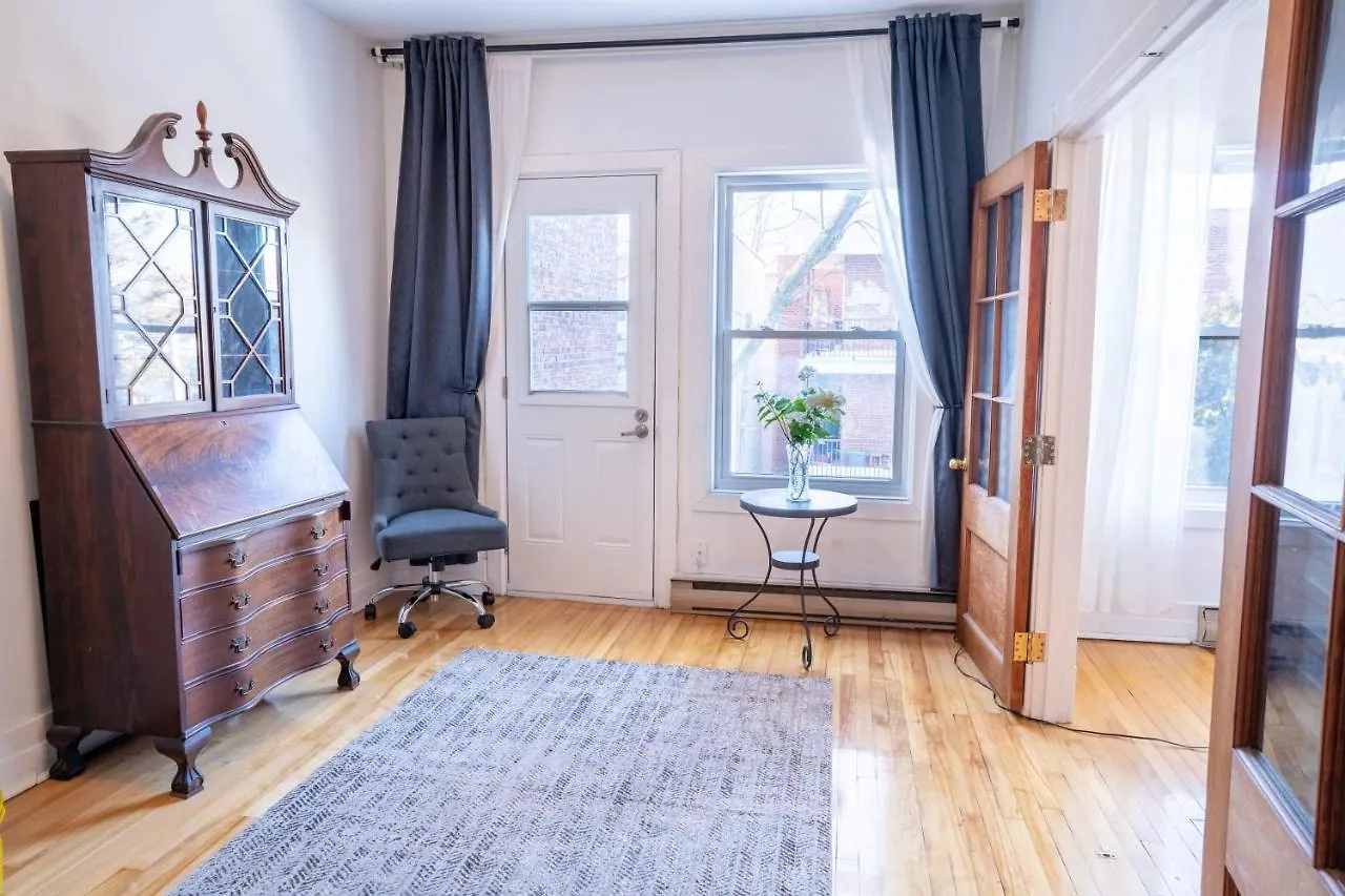 Beautiful 3 Beds Apt - 3Mins From Metro Lejlighed Montréal 0*,  Canada