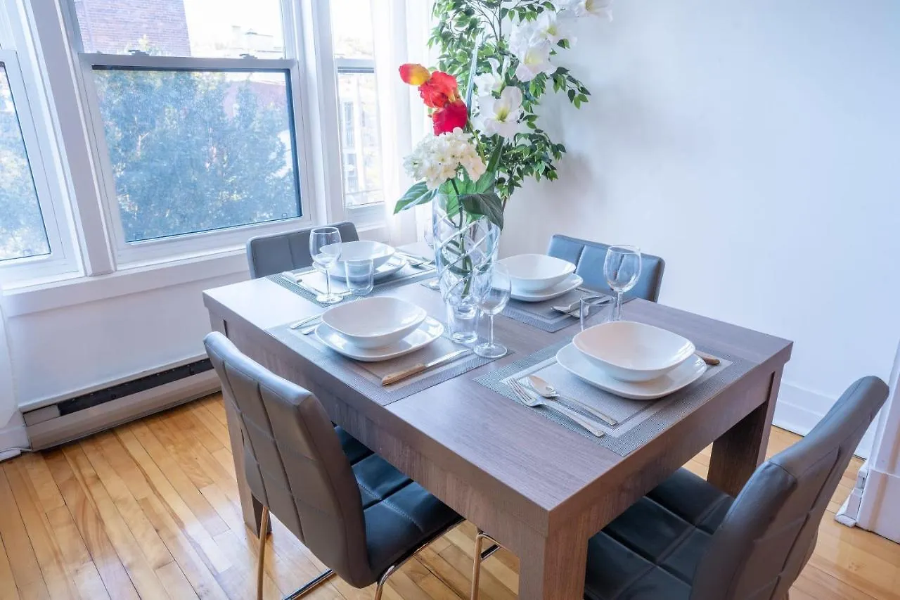 Beautiful 3 Beds Apt - 3Mins From Metro Lejlighed Montréal Canada