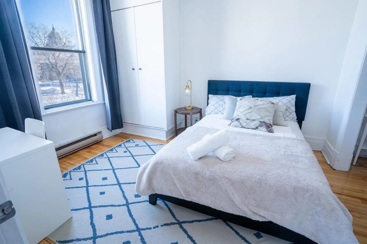 Contacts de Beautiful 3 Beds Apt - 3Mins From Metro